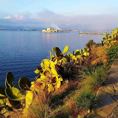 Robert's Flat In The Centre Town Appartement Nauplie