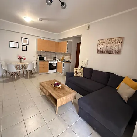 Robert's Flat In Town Centre