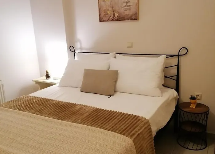 Robert's Flat In The Centre Town Náuplia