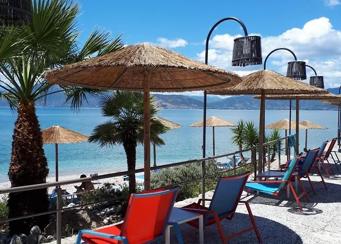 Robert's Flat In The Centre Town 纳夫普利翁